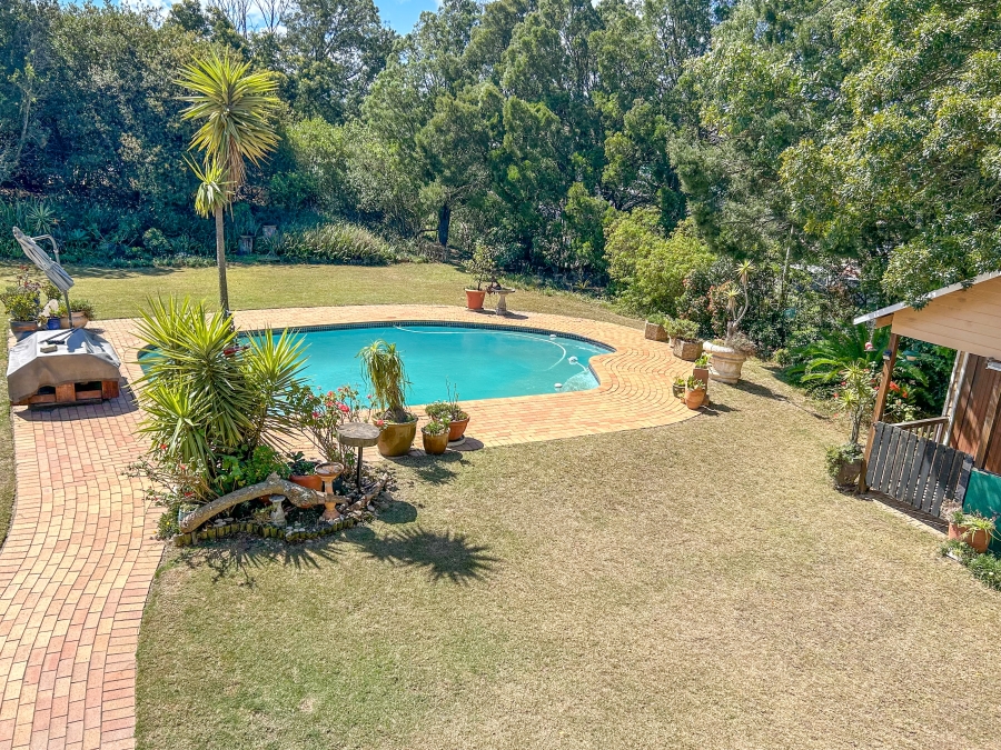 8 Bedroom Property for Sale in Greenfields Western Cape